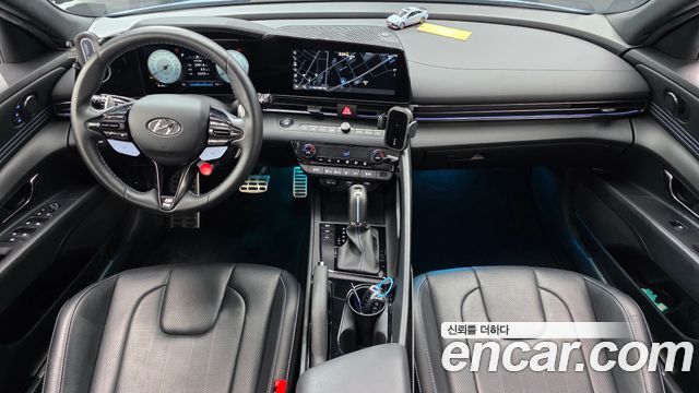 Hyundai Avante — interior