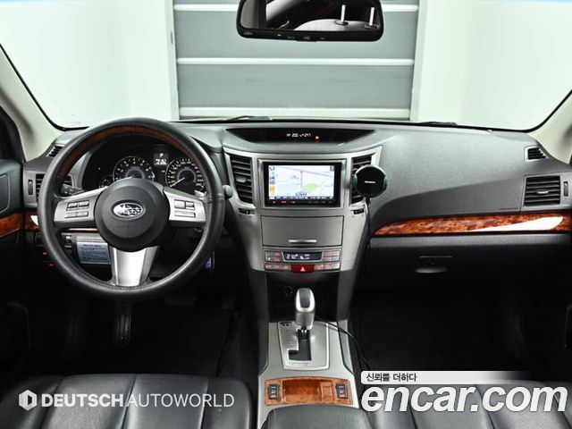 Subaru Legacy — interior