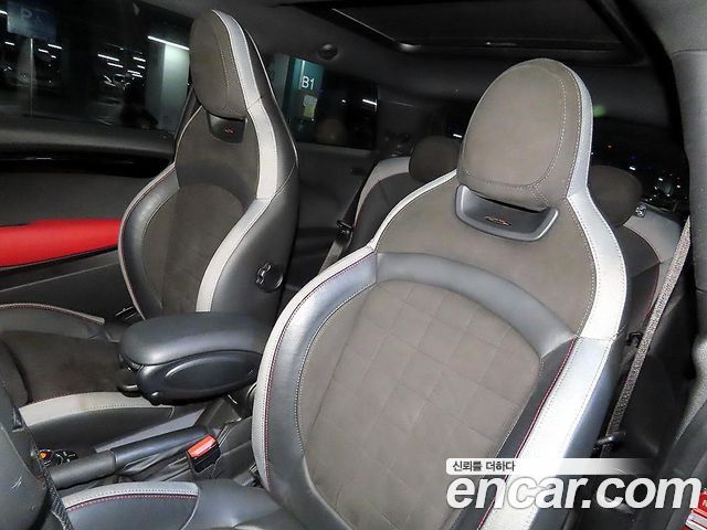 MINI Cooper — interior