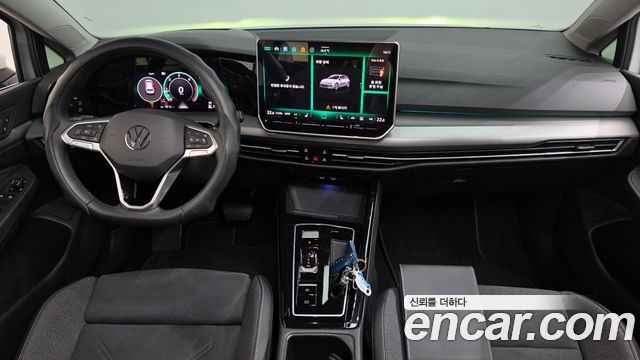 Volkswagen Golf — interior