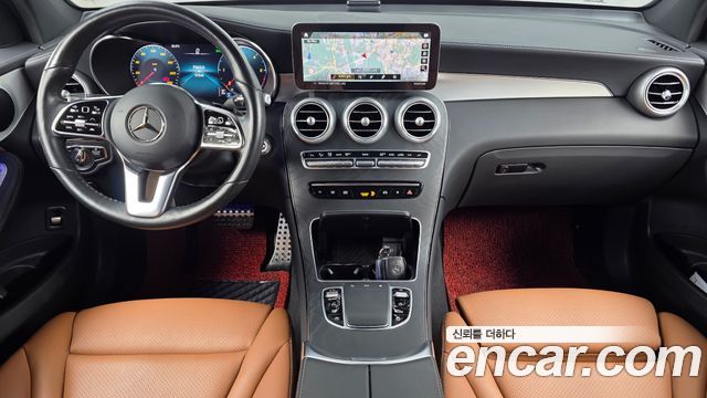 Mercedes-Benz GLC-Class — interior