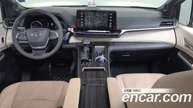 Toyota Sienna — interior