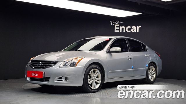 Nissan Altima — exterior