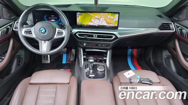 BMW i4 — interior