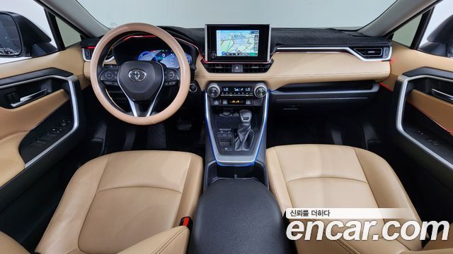 Toyota RAV4 — interior