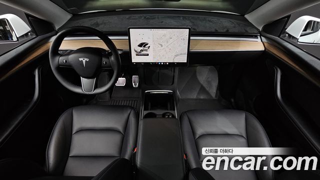 Tesla Model Y — interior