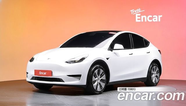 Tesla Model Y — exterior