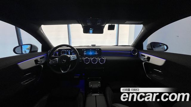 Mercedes-Benz CLA-Class — interior
