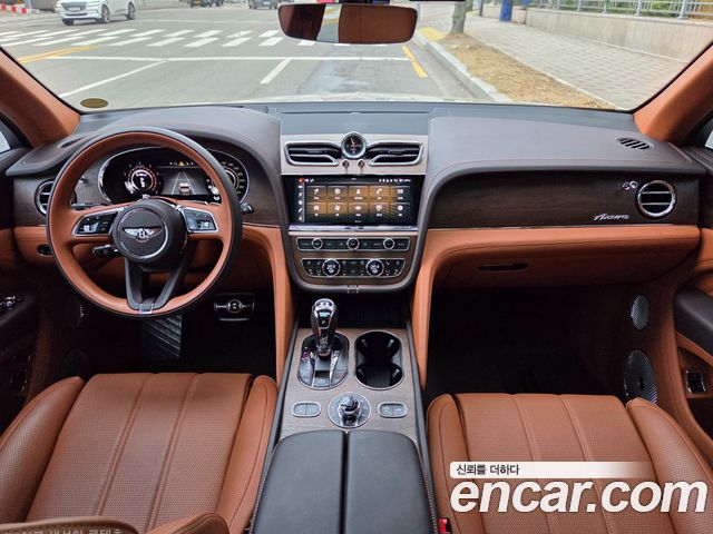 Bentley Bentayga — interior