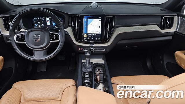 Volvo XC60 — interior