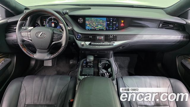 Lexus LS — interior