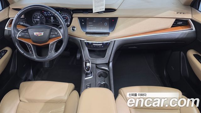 Cadillac XT5 — interior