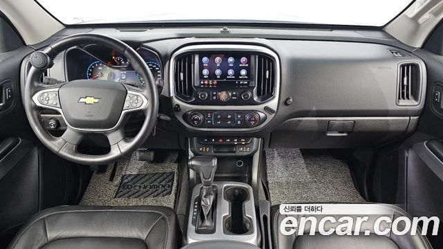 Chevrolet Korea Colorado — interior