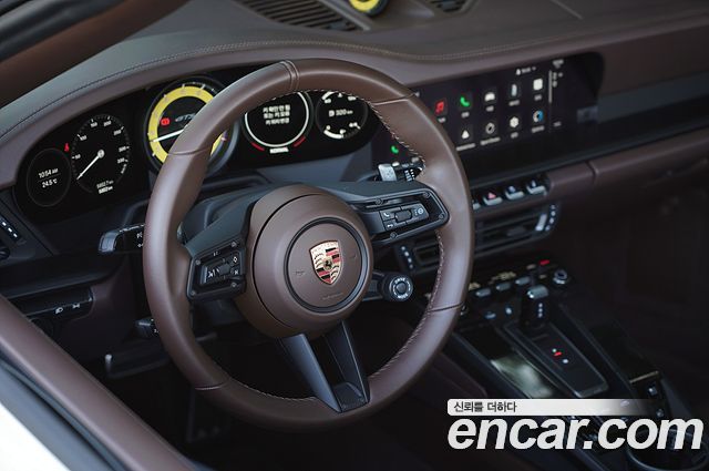 Porsche 911 — interior
