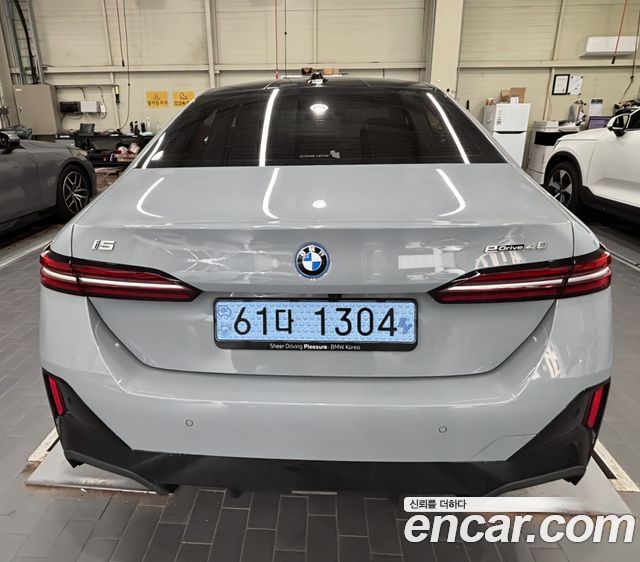 BMW i5