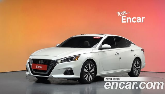 Nissan Altima — exterior