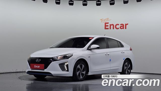 Hyundai Ioniq — exterior