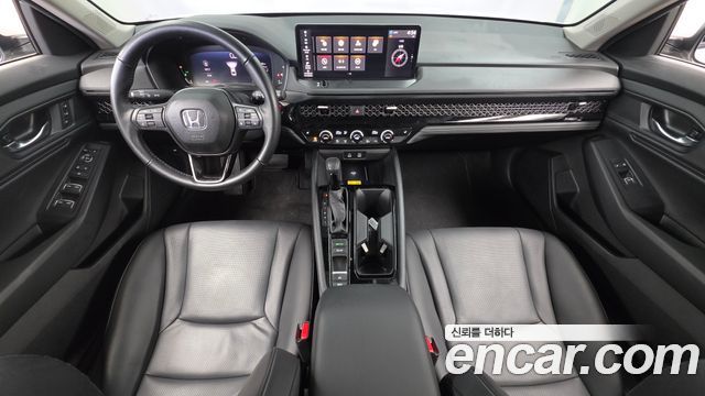 Honda Accord — interior