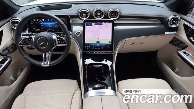 Mercedes-Benz GLC-Class — interior