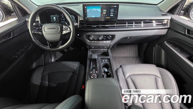 KG Mobility Musso — interior