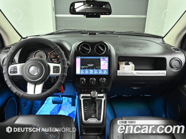Jeep Compass — interior