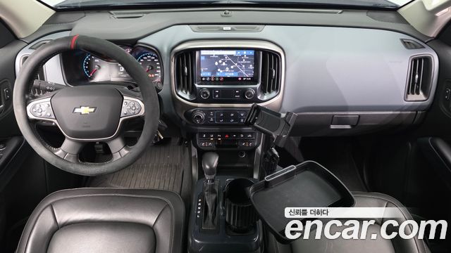 Chevrolet Korea Colorado — interior