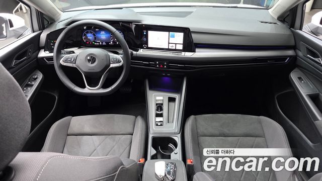 Volkswagen Golf — interior