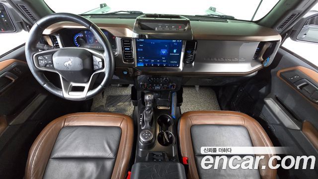 Ford Bronco — interior