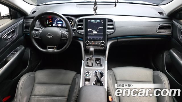 Renault Korea SM6 — interior