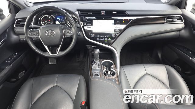 Toyota Camry — interior