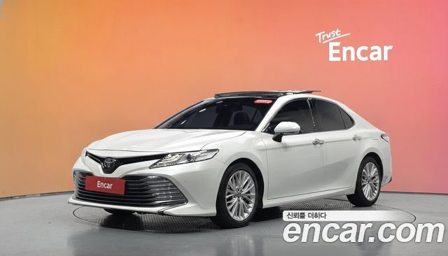 Toyota Camry — exterior