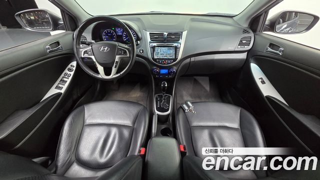 Hyundai Accent — interior