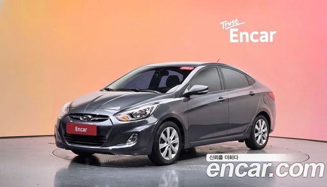 Hyundai Accent — exterior