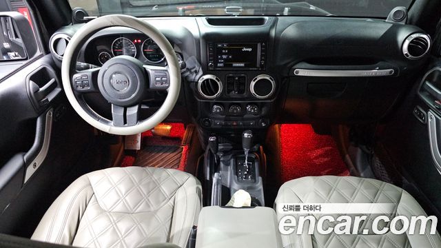 Jeep Wrangler — interior