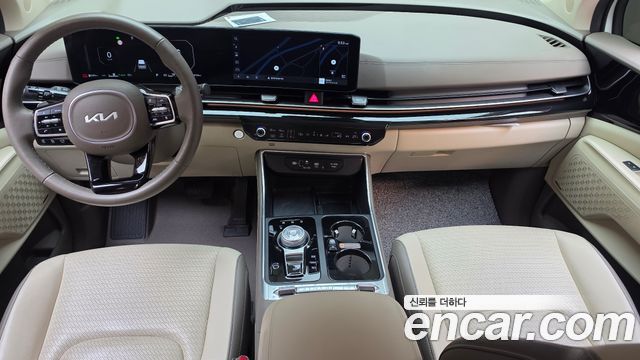 Kia Carnival — interior