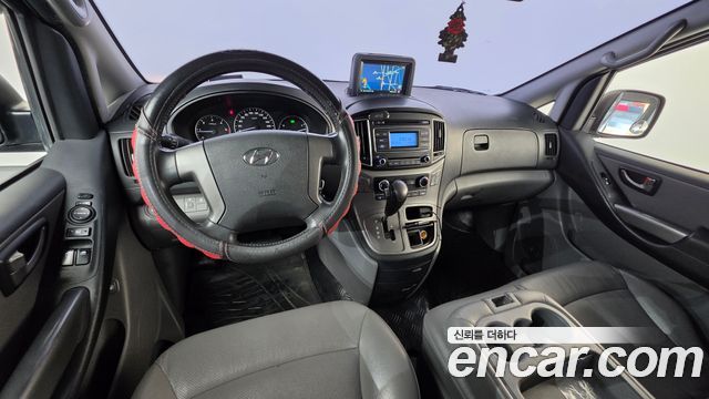 Hyundai Starex — interior