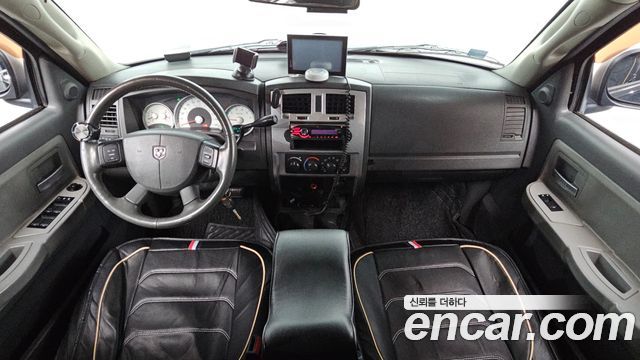 Dodge Dakota — interior