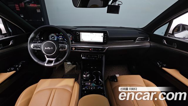Kia K5 — interior
