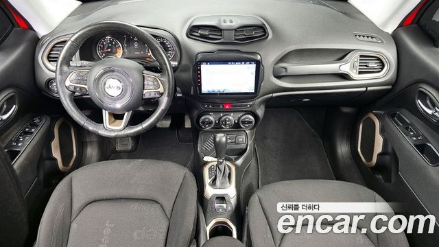 Jeep Renegade — interior