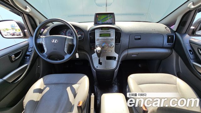 Hyundai Starex — interior