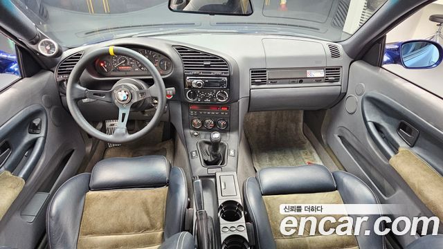 BMW M3 — interior