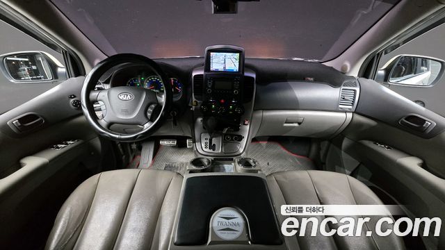 Kia Carnival — interior