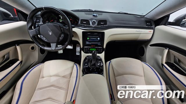 Maserati GranTurismo — interior