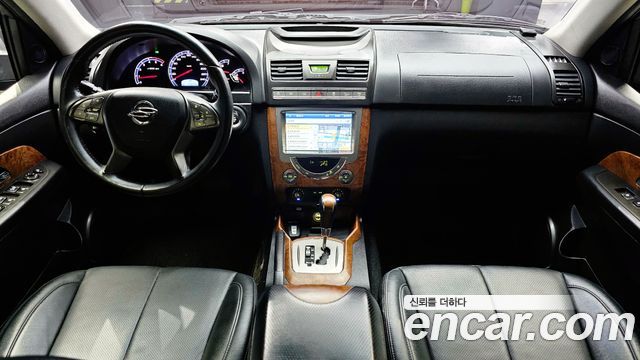 KG Mobility Rexton — interior