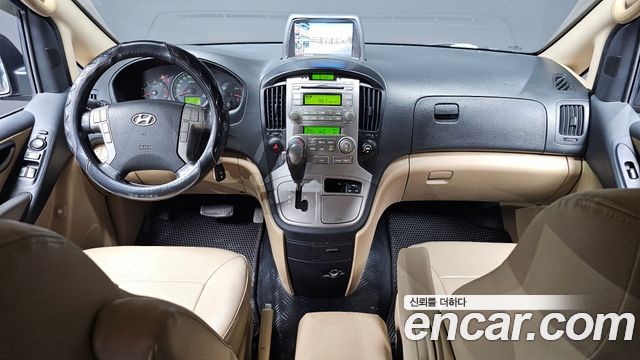 Hyundai Starex — interior