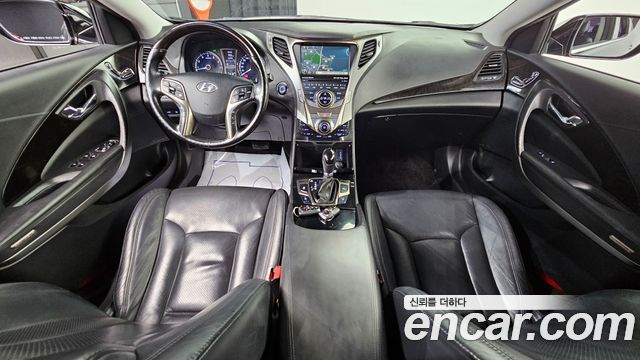 Hyundai Grandeur — interior