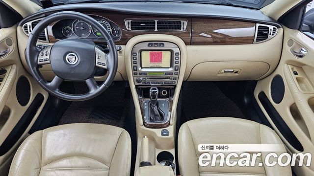 Jaguar X-Type — interior