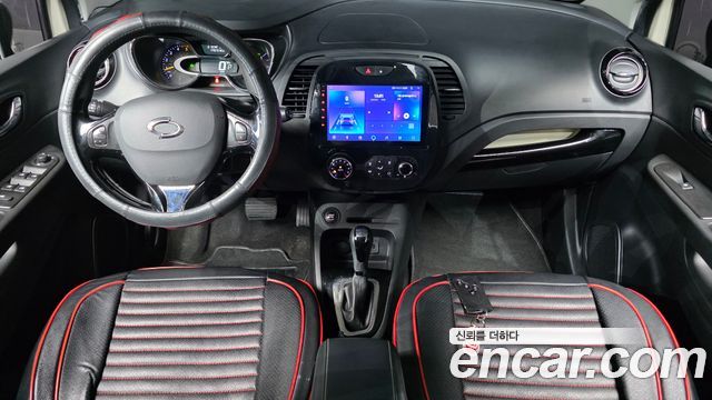 Renault Korea QM3 — interior
