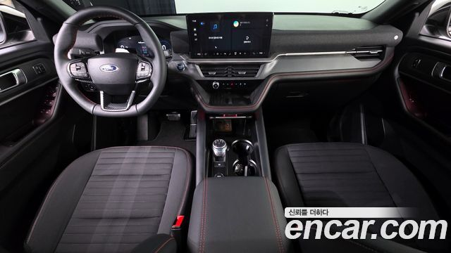 Ford Explorer — interior