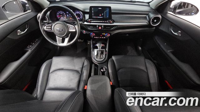 Kia K3 — interior
